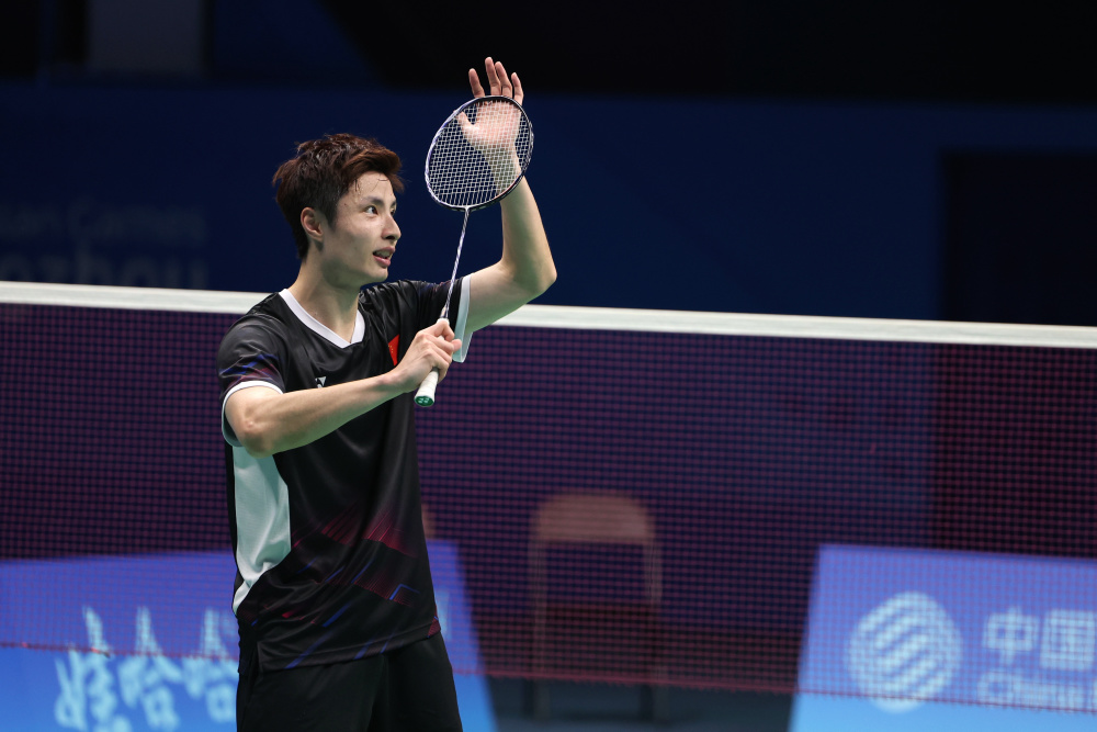 一位资深裁 一位资深裁