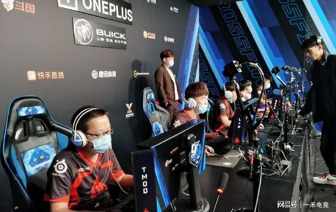 而训练营合 而训练营合