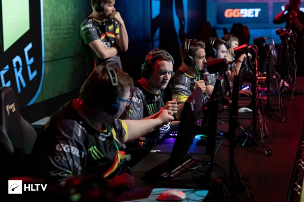 使得他们在 使得他们在