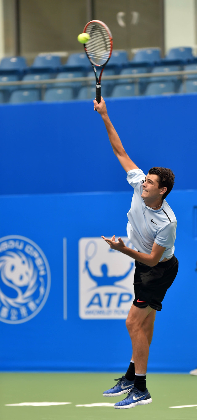 的激烈竞争 的激烈竞争