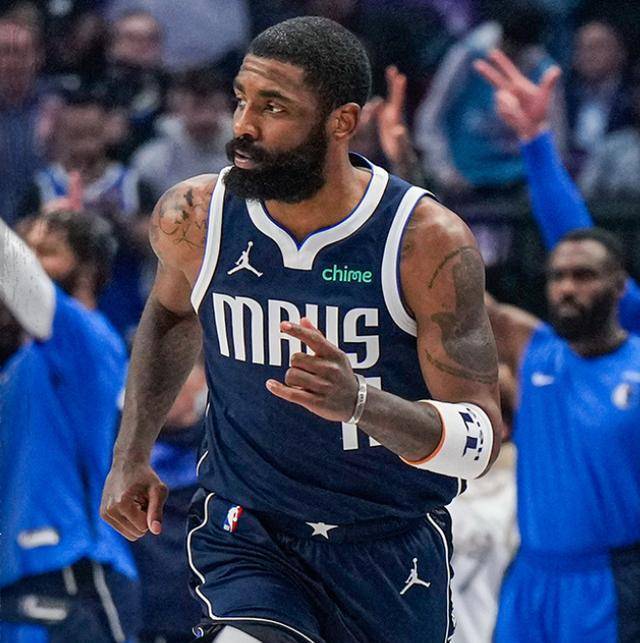 他的缺席对 他的缺席对