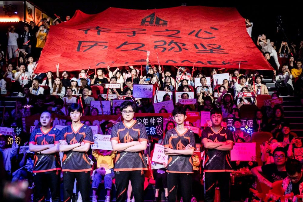 名某人